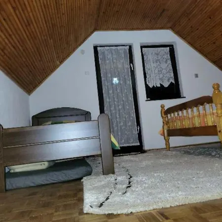 Ferienhaus Lamija